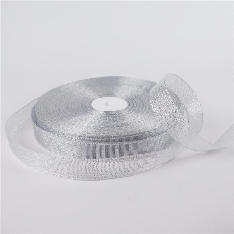 Dây satin vàng bạc, lý tưởng cho làm bánh, hộp quà, và trang trí lễ hội. Hoàn hảo cho gói quà, bánh sinh nhật và trang trí ngày lễ.