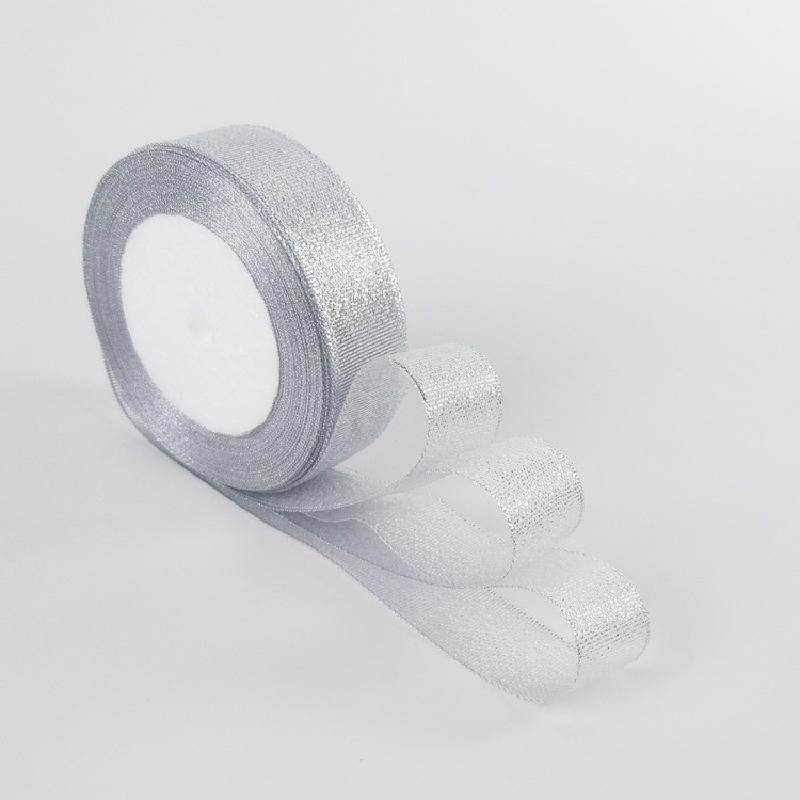 Dây satin vàng bạc, lý tưởng cho làm bánh, hộp quà, và trang trí lễ hội. Hoàn hảo cho gói quà, bánh sinh nhật và trang trí ngày lễ.