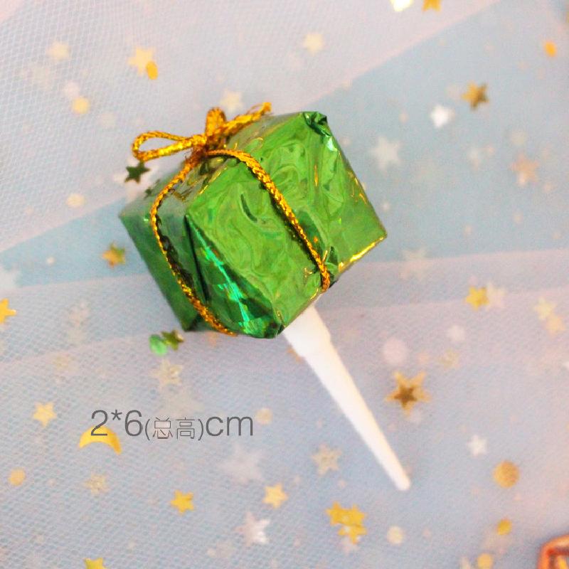 Đồ trang trí bánh Giáng Sinh: vòng lá thông, ông già Noel, cây thông, trang trí ngọt cho bàn tiệc.