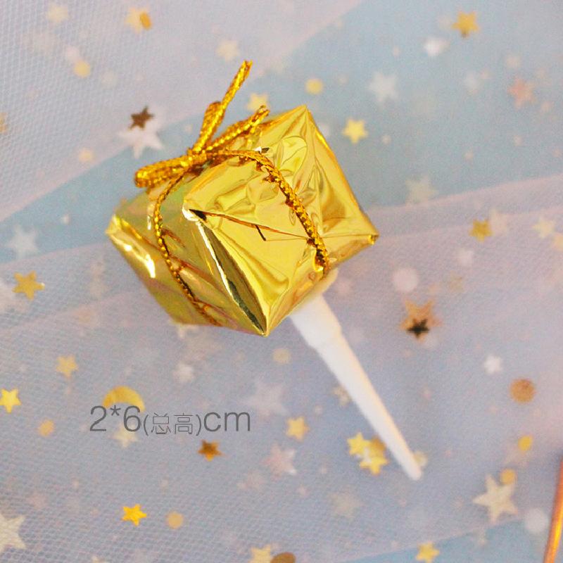 Đồ trang trí bánh Giáng Sinh: vòng lá thông, ông già Noel, cây thông, trang trí ngọt cho bàn tiệc.