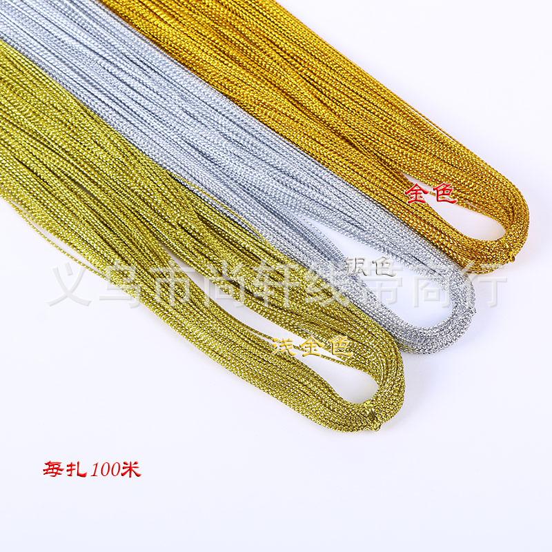 Dây treo vàng bạc 8 sợi, đường kính 1mm, lý tưởng để gói quà Giáng Sinh. Dây không co giãn, phù hợp cho thẻ treo và trang trí quà tặng.
