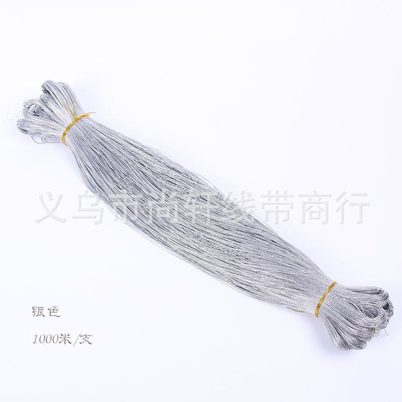 Dây treo vàng bạc 8 sợi, đường kính 1mm, lý tưởng để gói quà Giáng Sinh. Dây không co giãn, phù hợp cho thẻ treo và trang trí quà tặng.