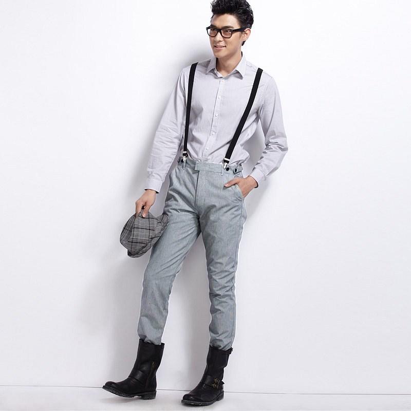Dây đai đen đơn giản cho người lớn, kiểu dáng ba góc, lý tưởng cho diễn xuất và chụp ảnh. Phụ kiện thời trang unisex cho cả nam và nữ.