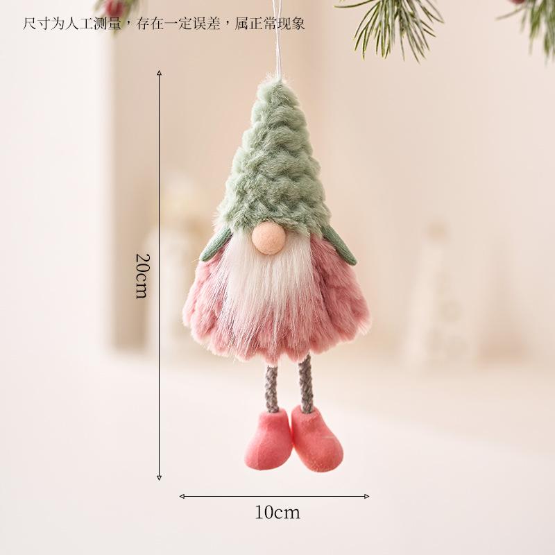 Trang trí Noel: Ông già Noel, người tuyết, cây treo nổi bật