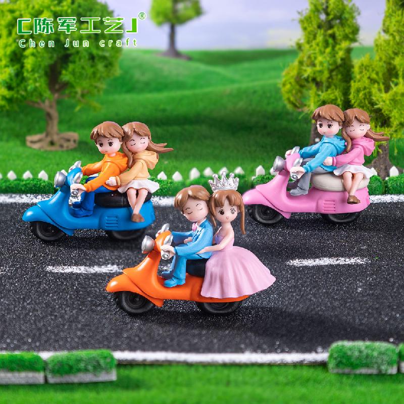 微景观创意卡通摩托车情侣公仔 DIY装饰品配件迷你车载桌面小摆件