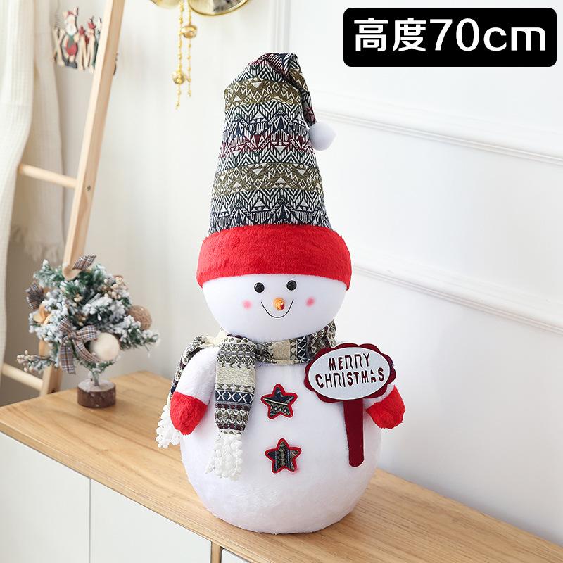 Trang trí Noel: Búp bê người tuyết, cây thông, chụp ảnh