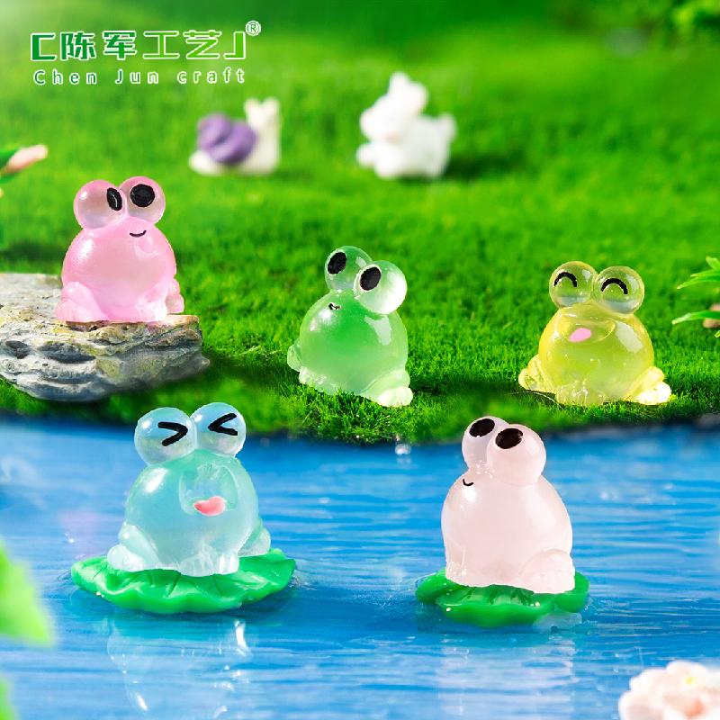 Ếch mắt to phát sáng – Mô hình ếch mini dạ quang, trang trí xe hơi, bàn làm việc (M-1253)