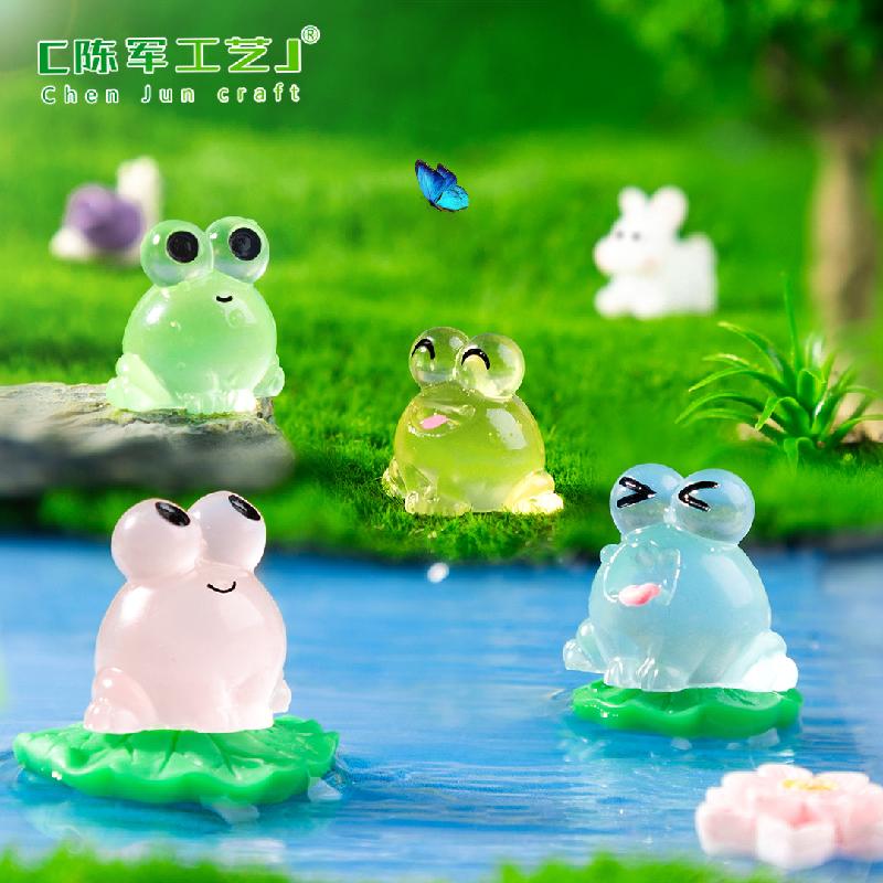 Ếch mắt to phát sáng – Mô hình ếch mini dạ quang, trang trí xe hơi, bàn làm việc (M-1253)