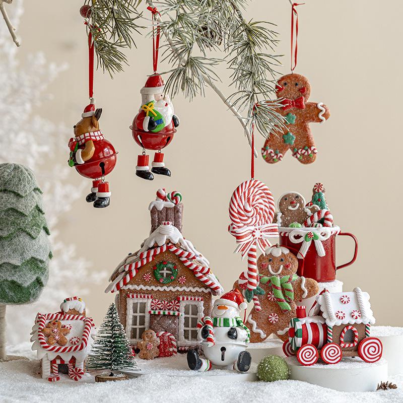 Trang trí Noel: Cây thông, chuông sáng tạo cho không gian ấm