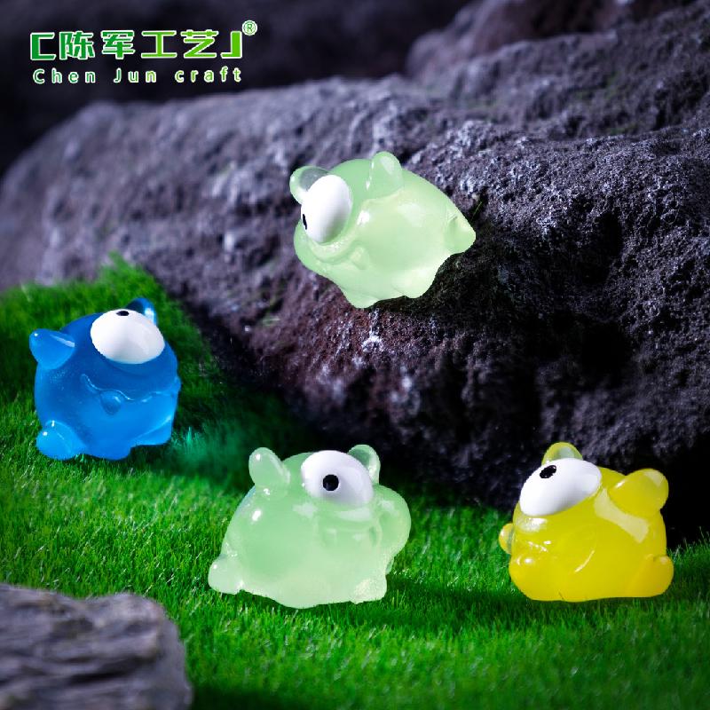 跨境外贸微景观创意荧夜光独眼小怪兽 DIY装饰品挂配件迷你小摆件