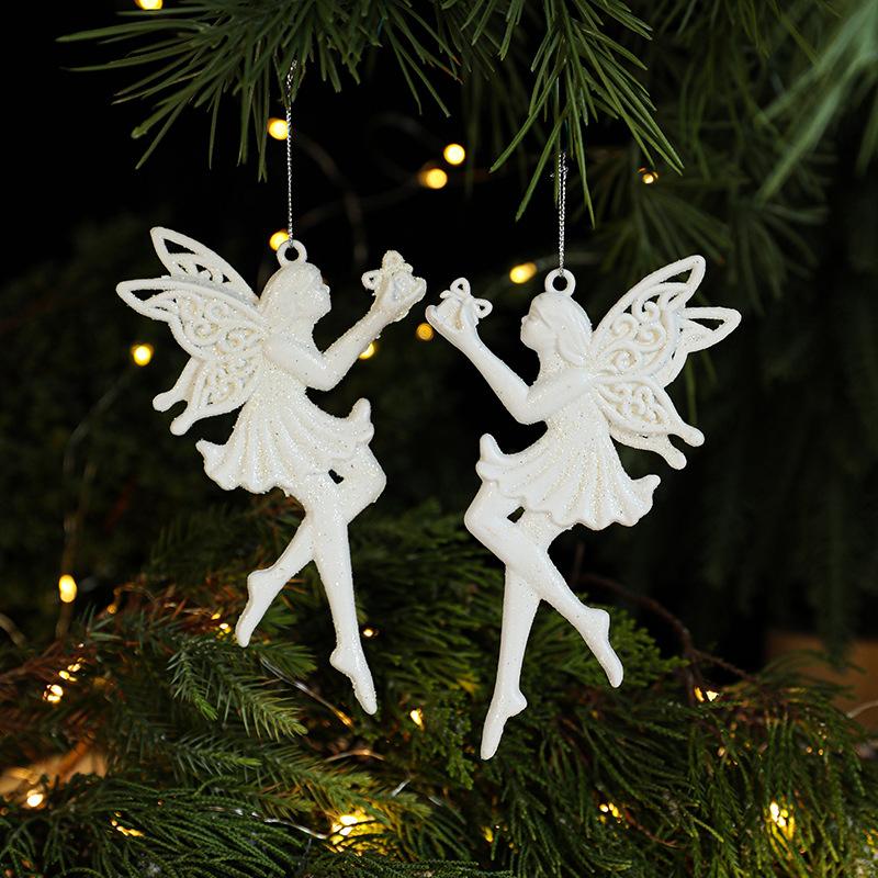 Phụ kiện Noel: Đa dạng mẫu treo cây thông nhựa trắng