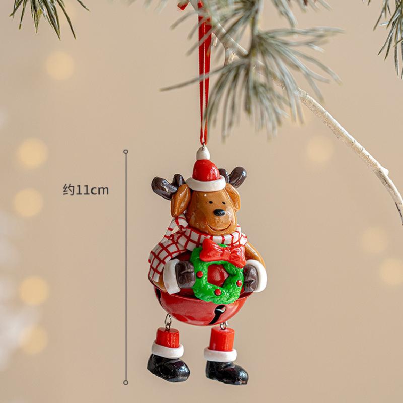 Trang trí Noel: Cây thông, chuông sáng tạo cho không gian ấm