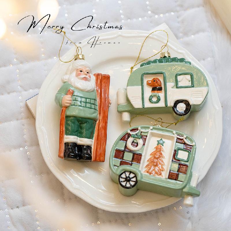 Trang trí Noel: Xe hơi và ông già Noel, gấu bông treo cây