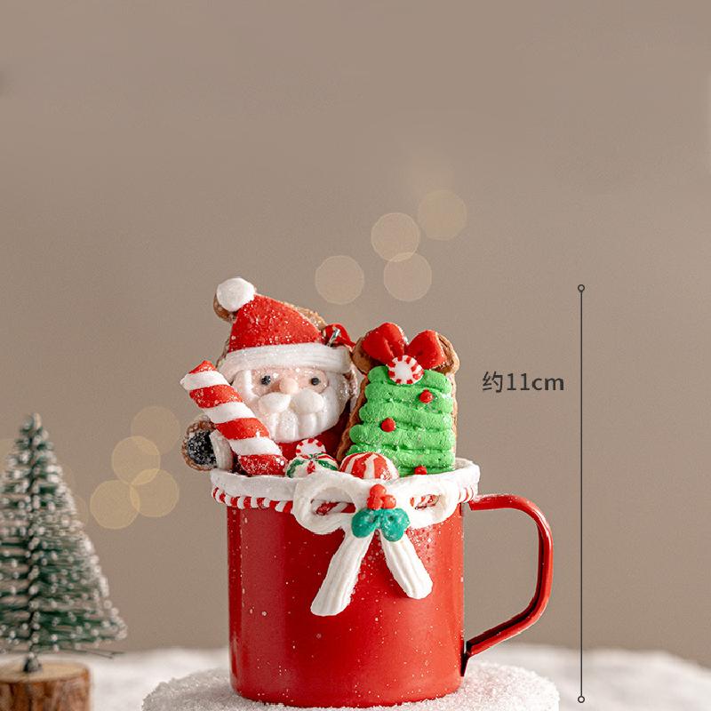 Trang trí Noel: Cây thông, chuông sáng tạo cho không gian ấm