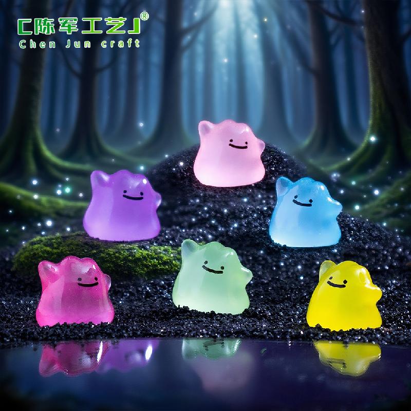 跨境新品微景观创意夜光百变怪萌粒 DIY装饰品配件迷你树脂小摆件