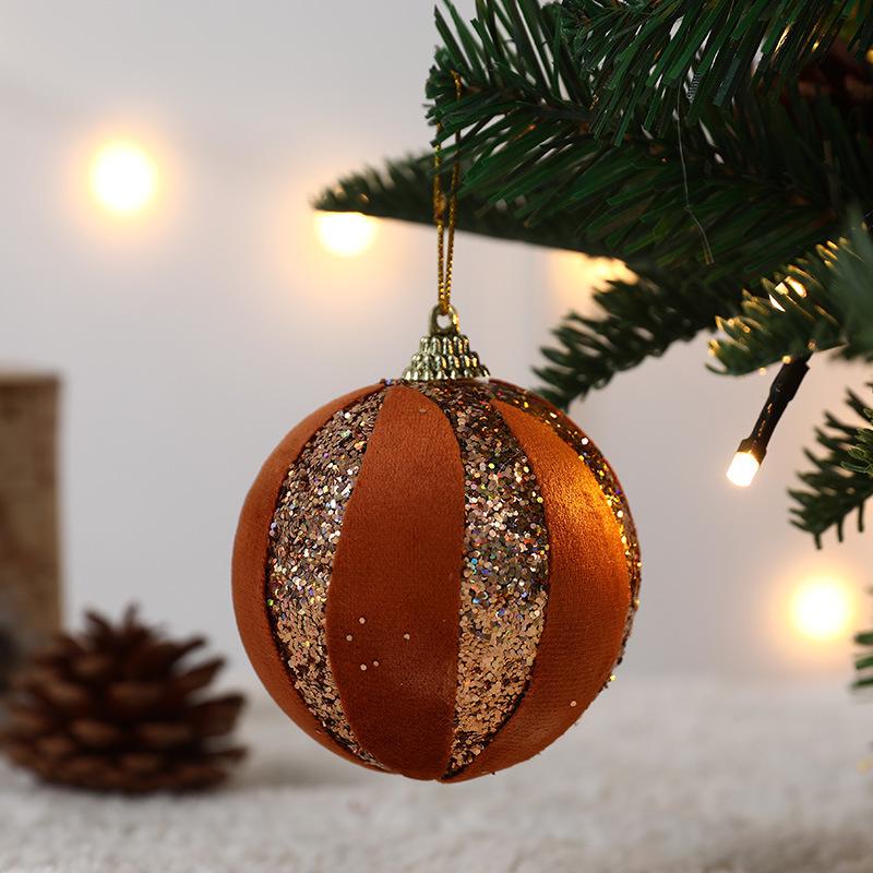 Trang trí Noel: Bóng cà phê, trang trí cây và không gian