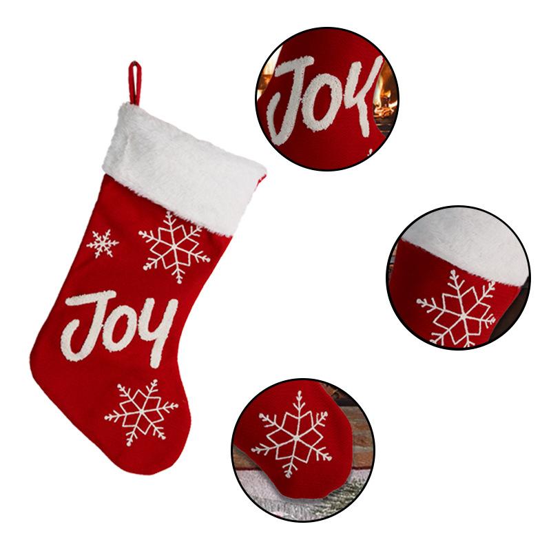 Trang trí Giáng Sinh 2024: Tất len Noel, phụ kiện treo cây thông, túi quà Noel độc đáo, lý tưởng cho trang trí cây thông Noel đẹp tại nhà.
