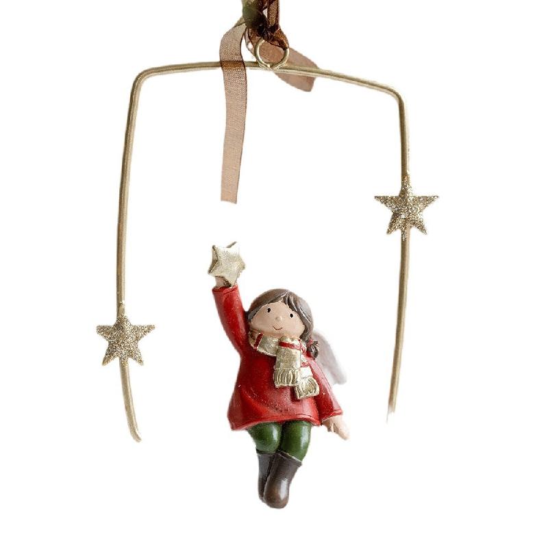 Trang trí Noel: Cây thông mini với chuông nhựa và quà tặng