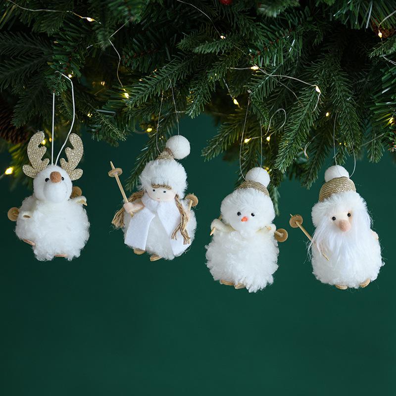 Trang trí Noel: Búp bê xe trượt sáng tạo, quà tặng ý nghĩa