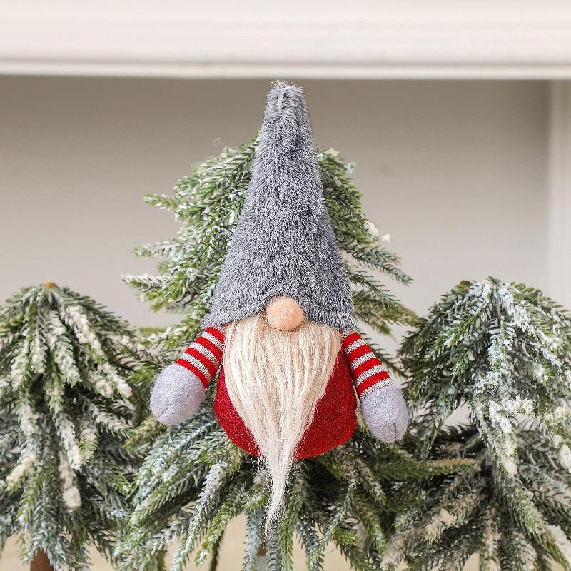 Trang trí Noel: Búp bê không mặt, quà Noel, treo cây thông