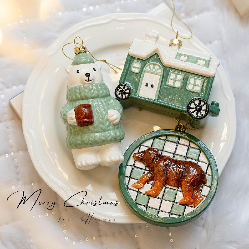 Trang trí Noel: Xe hơi và ông già Noel, gấu bông treo cây