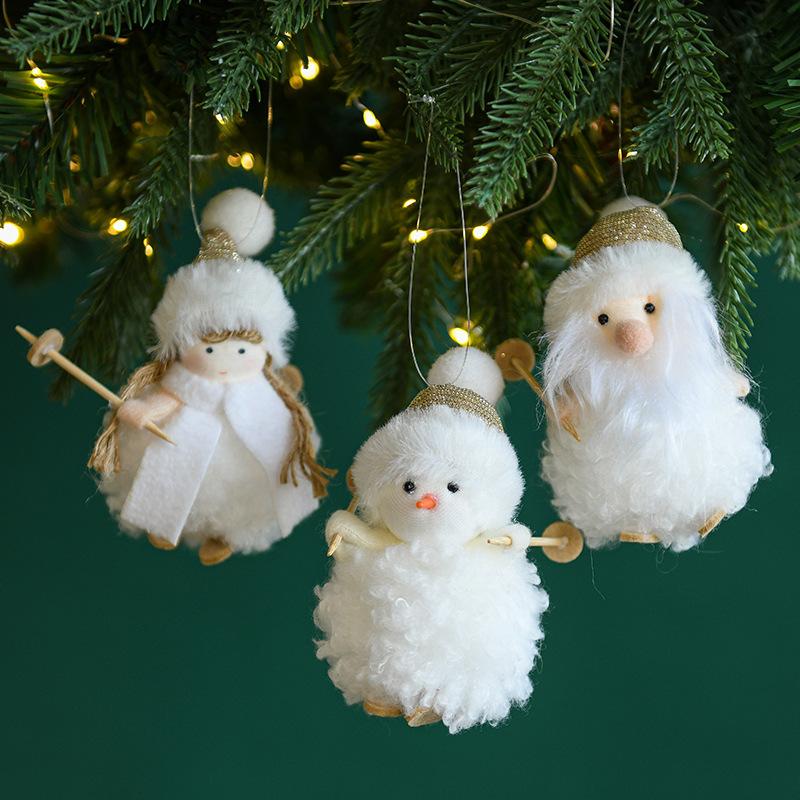 Trang trí Noel: Búp bê xe trượt sáng tạo, quà tặng ý nghĩa