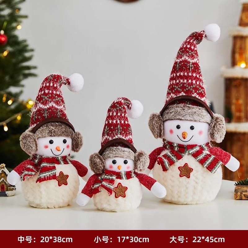 Trang trí Noel: Búp bê người tuyết, cây thông, chụp ảnh