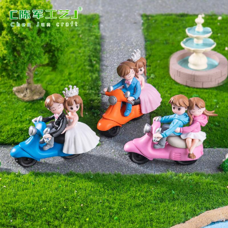 微景观创意卡通摩托车情侣公仔 DIY装饰品配件迷你车载桌面小摆件