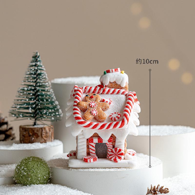 Trang trí Noel: Cây thông, chuông sáng tạo cho không gian ấm