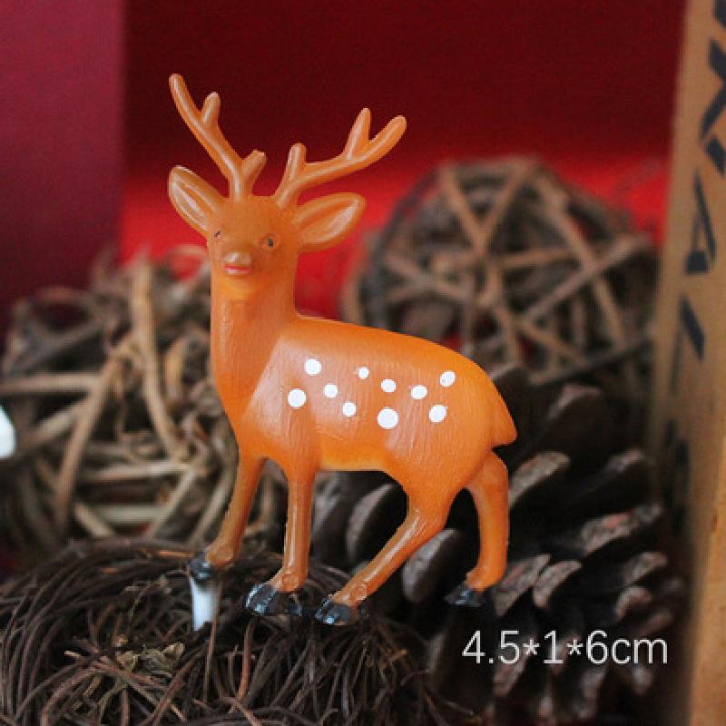 Đồ trang trí bánh Giáng Sinh: vòng lá thông, ông già Noel, cây thông, trang trí ngọt cho bàn tiệc.