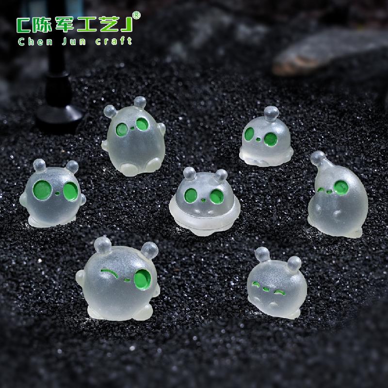 跨境外贸微景观迷你搞怪夜光外星人 DIY装饰品配件迷你桌面小摆件