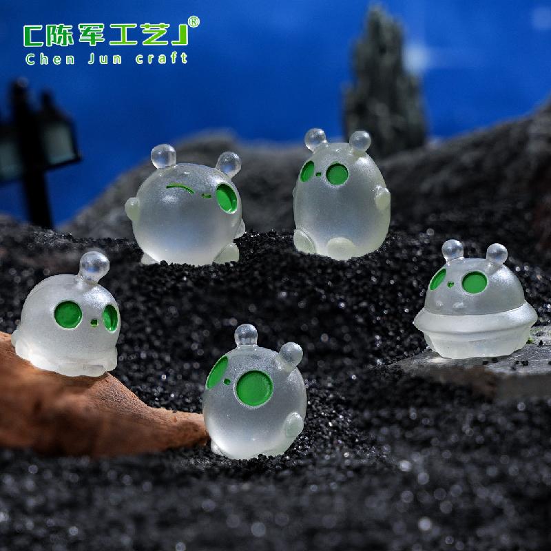 跨境外贸微景观迷你搞怪夜光外星人 DIY装饰品配件迷你桌面小摆件