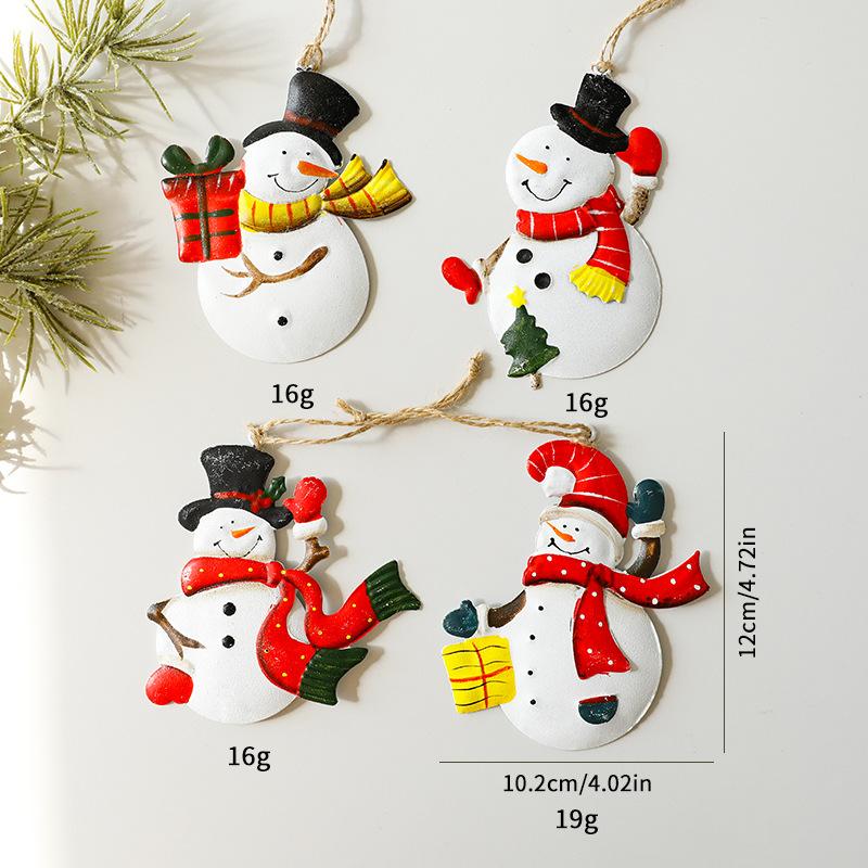 Trang trí Noel: Treo cây Noel ông già, người tuyết và tất