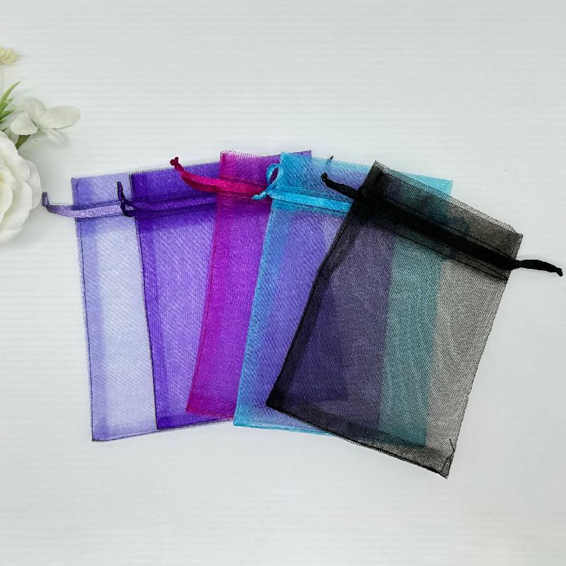 Túi lưới euge màu đơn giản, sẵn có, lý tưởng cho đóng gói mỹ phẩm, quà tặng và trang sức. Chất liệu nhẹ và tiện dụng cho mọi nhu cầu.