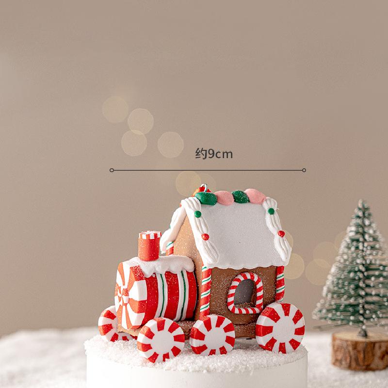 Trang trí Noel: Cây thông, chuông sáng tạo cho không gian ấm