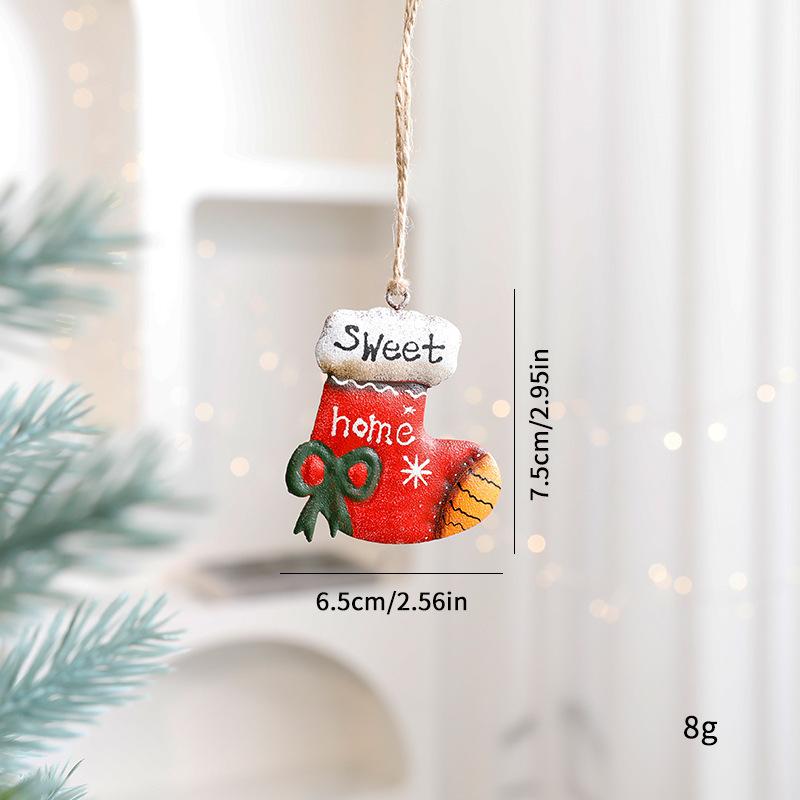 Trang trí Noel: Treo cây Noel ông già, người tuyết và tất