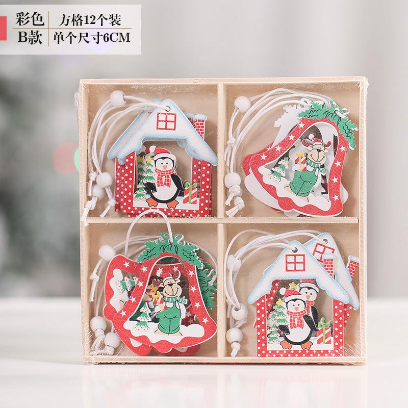 Đồ trang trí Giáng Sinh: móc treo gỗ nhỏ, cây thông, tuần lộc, trang trí tinh xảo và quà tặng đẹp mắt.