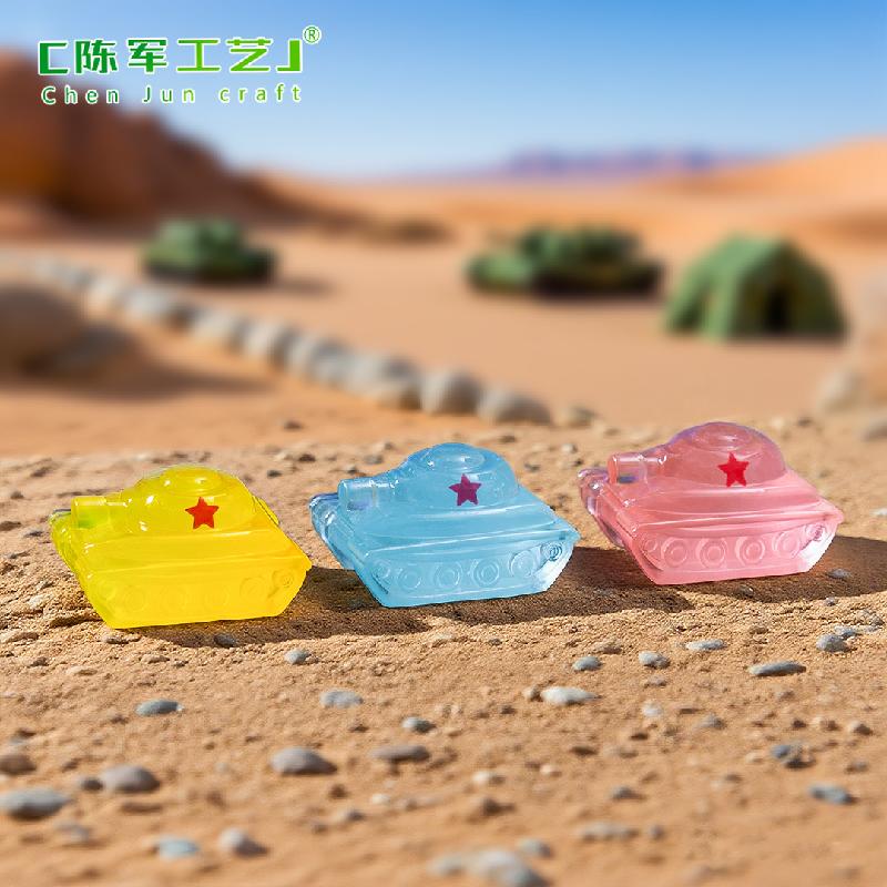 跨境新品微景观创意夜光小坦克萌粒 DIY装饰品配件迷你树脂小摆件