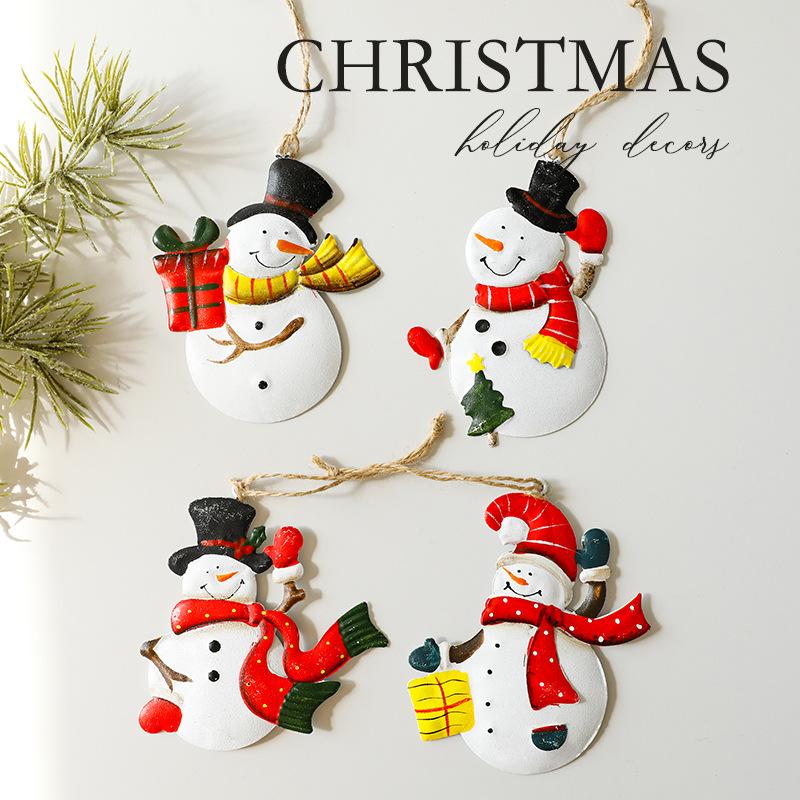 Trang trí Noel: Treo cây Noel ông già, người tuyết và tất