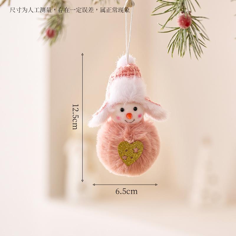 Trang trí Noel: Ông già Noel, người tuyết, cây treo nổi bật