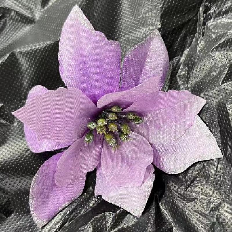 Đồ trang trí Giáng Sinh: hoa giả viền vàng, phụ kiện vòng hoa, trang trí cây thông, bán sỉ.