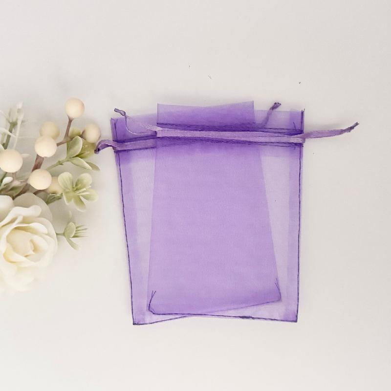 Túi lưới euge màu đơn giản, sẵn có, lý tưởng cho đóng gói mỹ phẩm, quà tặng và trang sức. Chất liệu nhẹ và tiện dụng cho mọi nhu cầu.