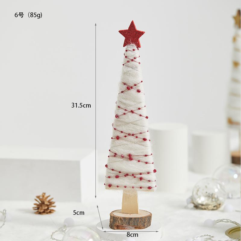 Đồ trang trí Giáng Sinh phong cách Bắc Âu - gỗ và len, bao gồm tuần lộc, ông già Noel, cây thông. Hoàn hảo cho trang trí bàn và không gian Giáng Sinh.