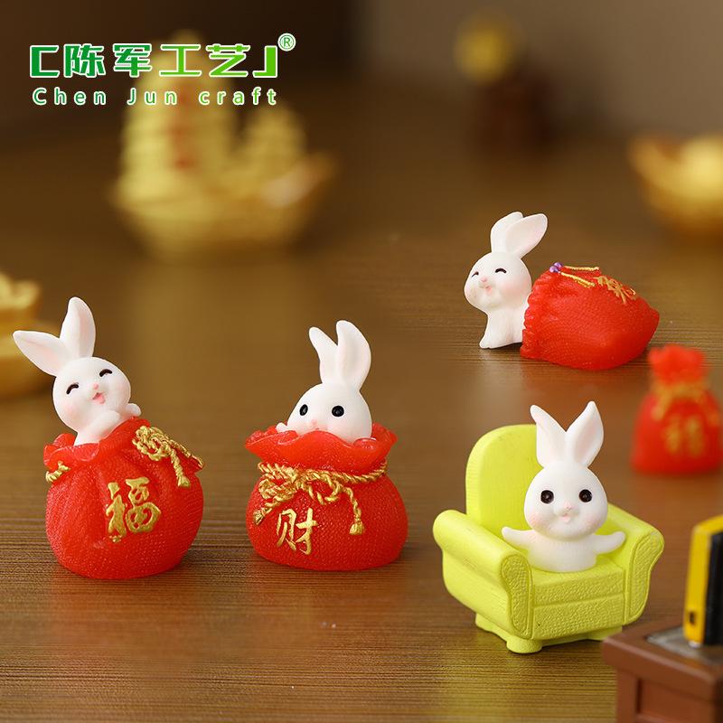 Thỏ và bao lì xì Tết - phụ kiện DIY, mô hình mini bằng resin cho nhà búp bê (ZC-1418)