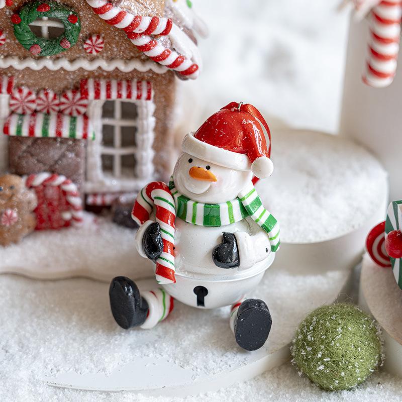 Trang trí Noel: Cây thông, chuông sáng tạo cho không gian ấm