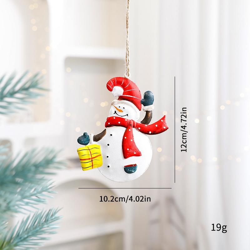 Trang trí Noel: Treo cây Noel ông già, người tuyết và tất