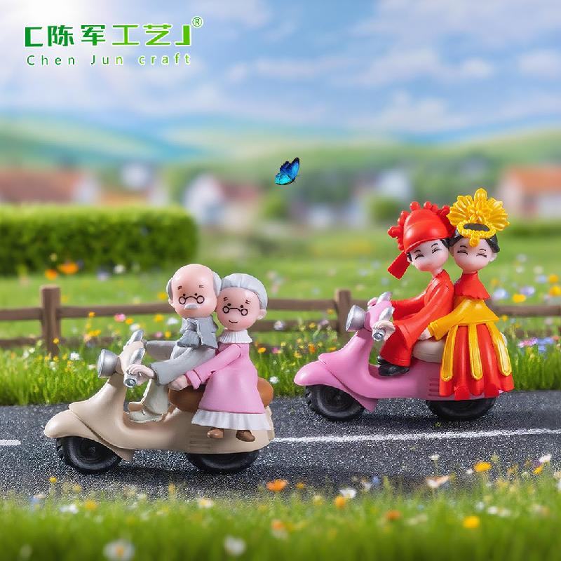 Tiểu cảnh xe máy cổ, đôi uyên ương DIY, búp bê mini, phụ kiện bàn tiểu cảnh sáng tạo (ZC-500)