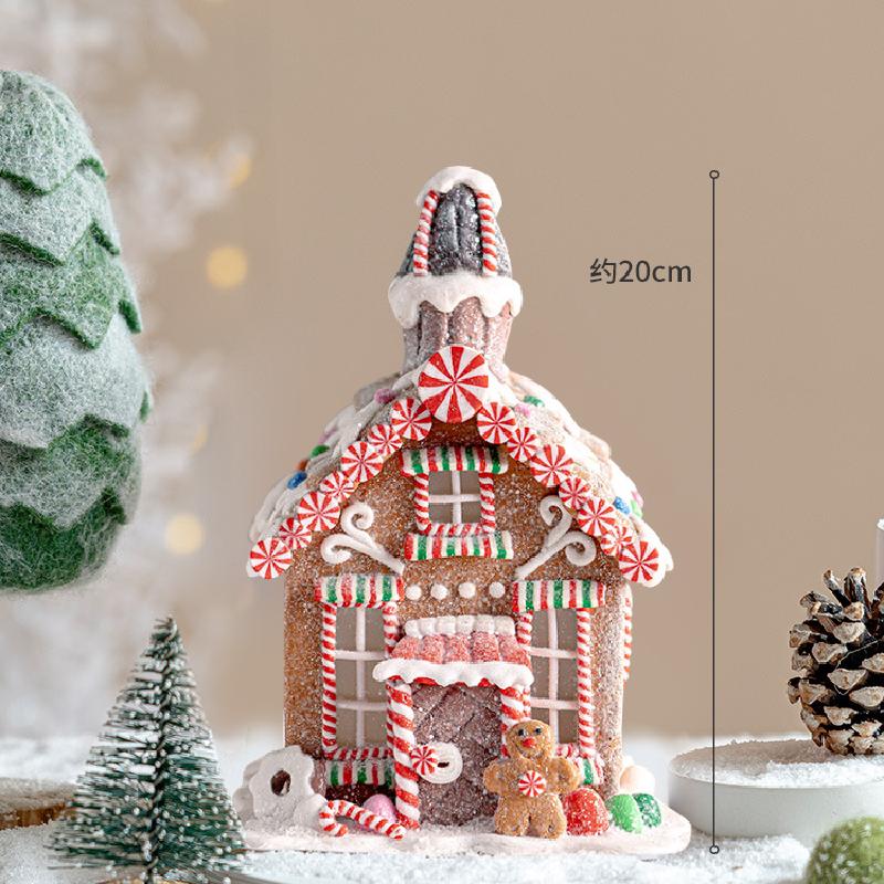 Trang trí Noel: Cây thông, chuông sáng tạo cho không gian ấm