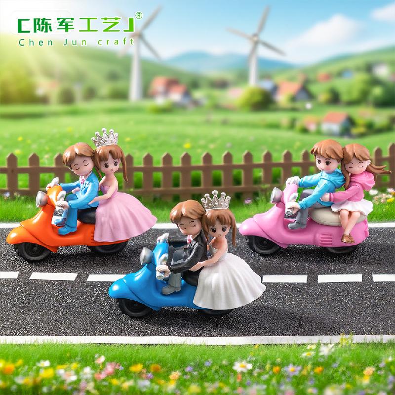 微景观创意卡通摩托车情侣公仔 DIY装饰品配件迷你车载桌面小摆件