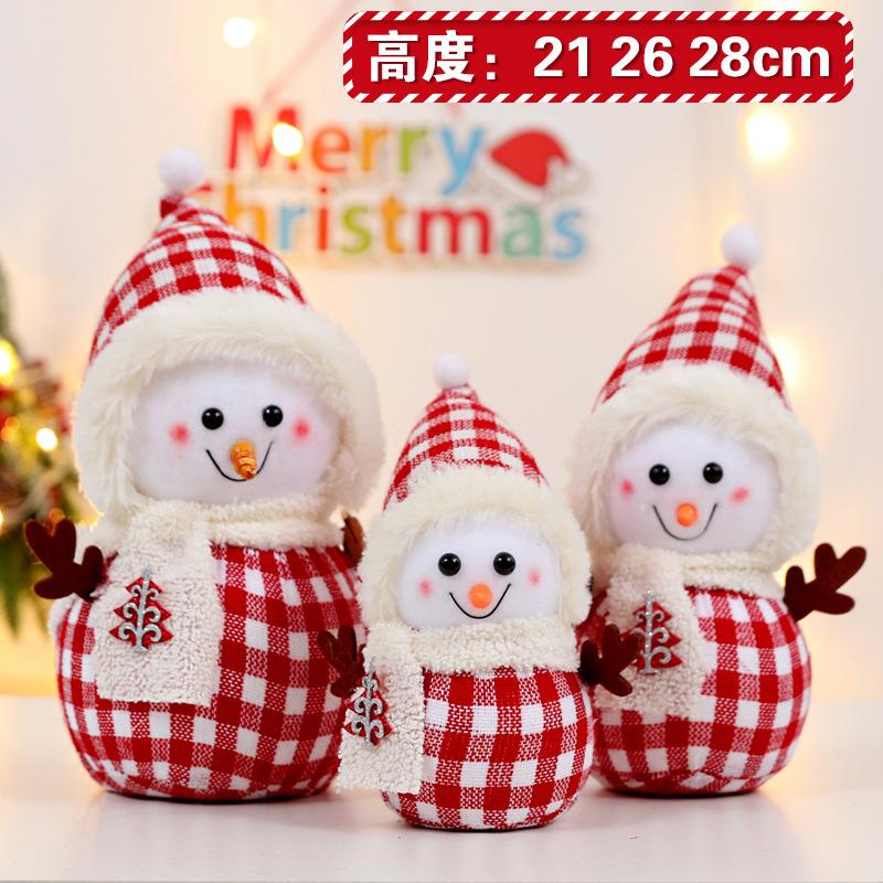 Trang trí Noel: Búp bê người tuyết, cây thông, chụp ảnh